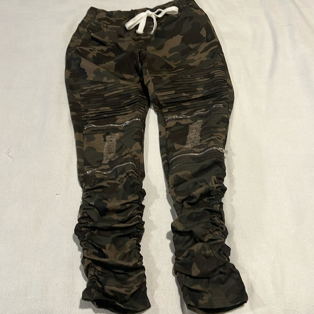 NWOT Camo jeans - Picture 1 of 6